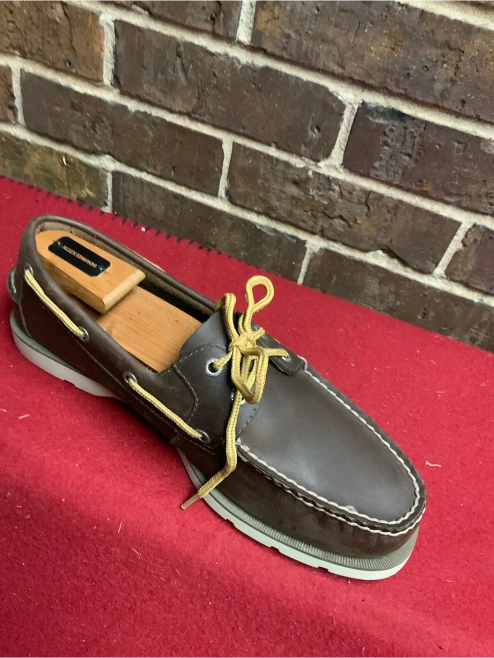 Men's Brown Leather Boat Shoe with Contrasting Tan Laces